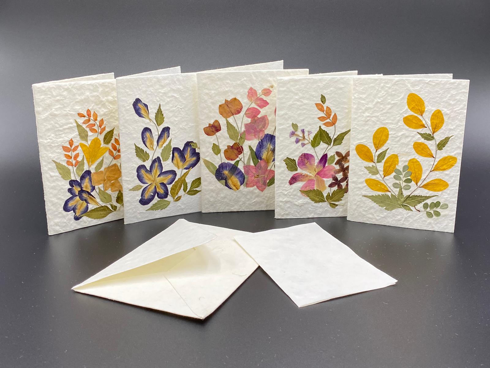 Mulberry Paper Notecards w/ Real Flowers – Wooven Design